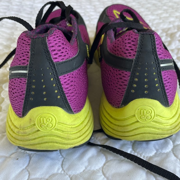 Brooks Green Silence Running Shoes Women's Size 11 - Picture 9 of 10